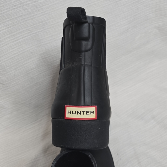 Hunter Women's Black Chelsea Boots - Picture 3 of 5